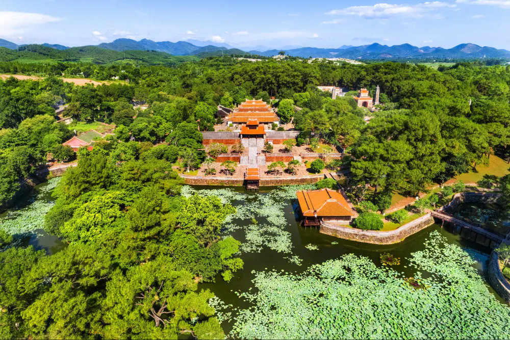 Tour Đà Nẵng - Huế 1 Ngày VIP - Khách Quốc Tế